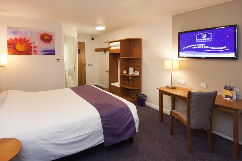 Premier Inn Edinburgh Princes Street Kültér fotó