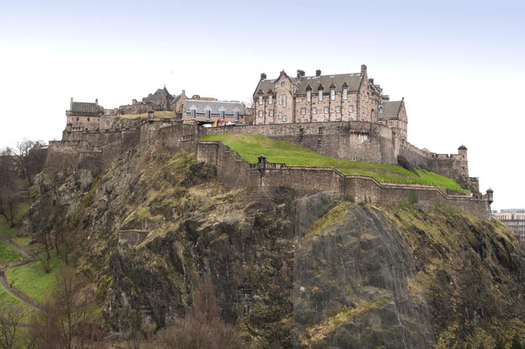 Premier Inn Edinburgh Princes Street Kültér fotó